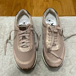 OTBT Flash Athletic shoes size 8:5